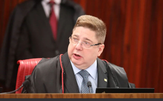 O ministro Raul Arajo, do TSE, assumiu sua condio de bolsonarista e votou contra a inelegibilidade do ex-presidente