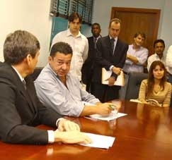 O presidente da AL, Mauro Savi (PR), recebeu representantes de entidades para discutir projeto do Executivo